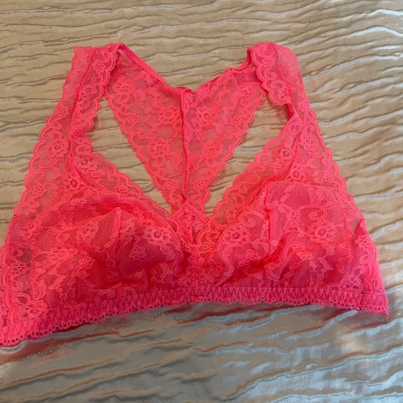 NWT Victoria's Secret Lace Bralette Racerback Size M - Picture 1 of 3